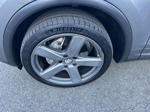 Used 2016 Porsche Cayenne S w/ Premium Package image 30