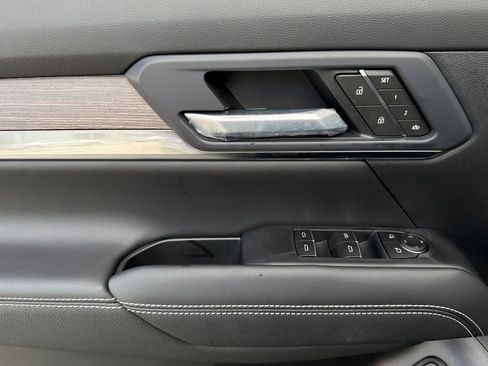 New 2026 GMC Terrain Denali w/ LPO, Floor Liner Package AWD/4WD image 10