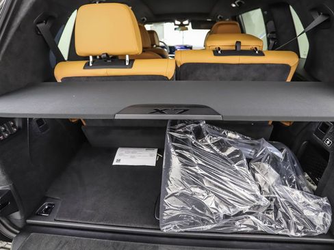 Used 2025 BMW X7 xDrive40i w/ M Sport Package image 23