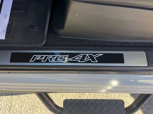 Used 2022 Nissan Frontier PRO-4X w/ Technology Package image 15
