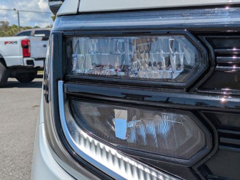 Used 2025 Ford Expedition Platinum AWD/4WD image 10
