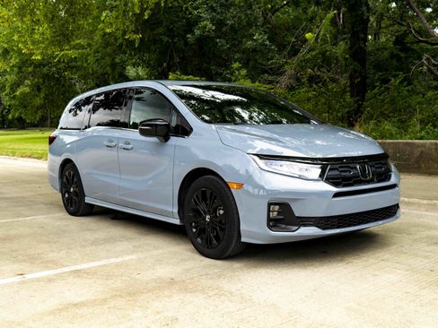 Used 2025 Honda Odyssey Sport-L image 2