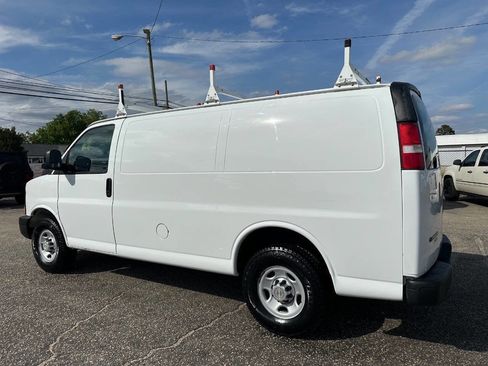 Used 2014 Chevrolet Express 2500 RWD image 24