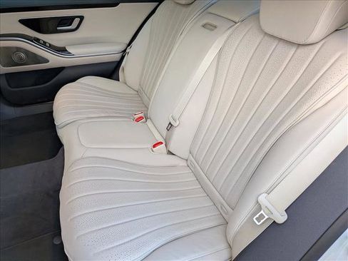 Used 2026 Mercedes-Benz S 500 4MATIC image 17