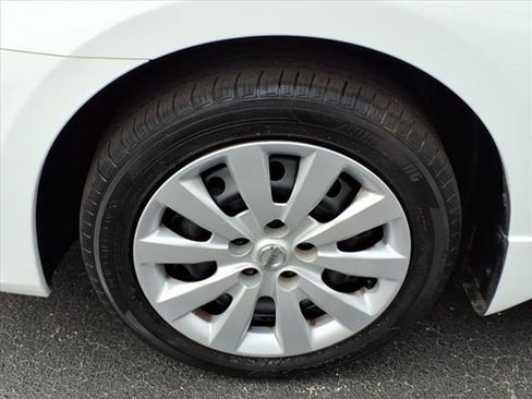 Used 2019 Nissan Sentra S image 13