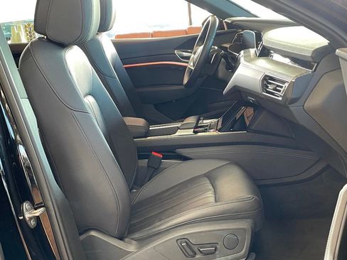 Used 2023 Audi e-tron Premium w/ Convenience Plus Package image 21