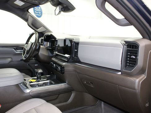 Used 2023 Chevrolet Silverado 1500 LTZ AWD/4WD image 35