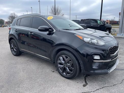 Used 2020 Kia Sportage S image 2