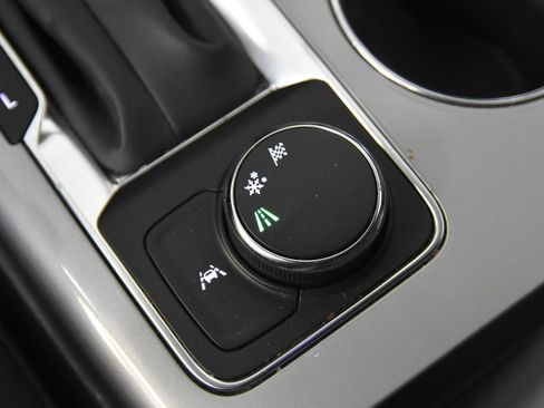 Used 2025 Chevrolet Blazer LT FWD image 29