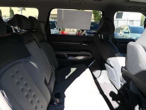 New 2026 Kia EV9 Wind image 18