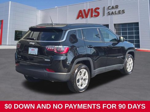 Used 2025 Jeep Compass Latitude AWD/4WD image 6