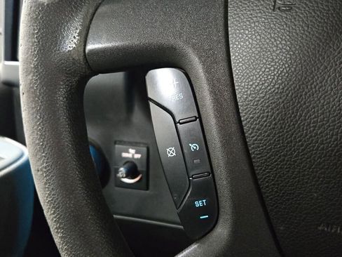 Used 2017 Chevrolet Express 3500 image 25
