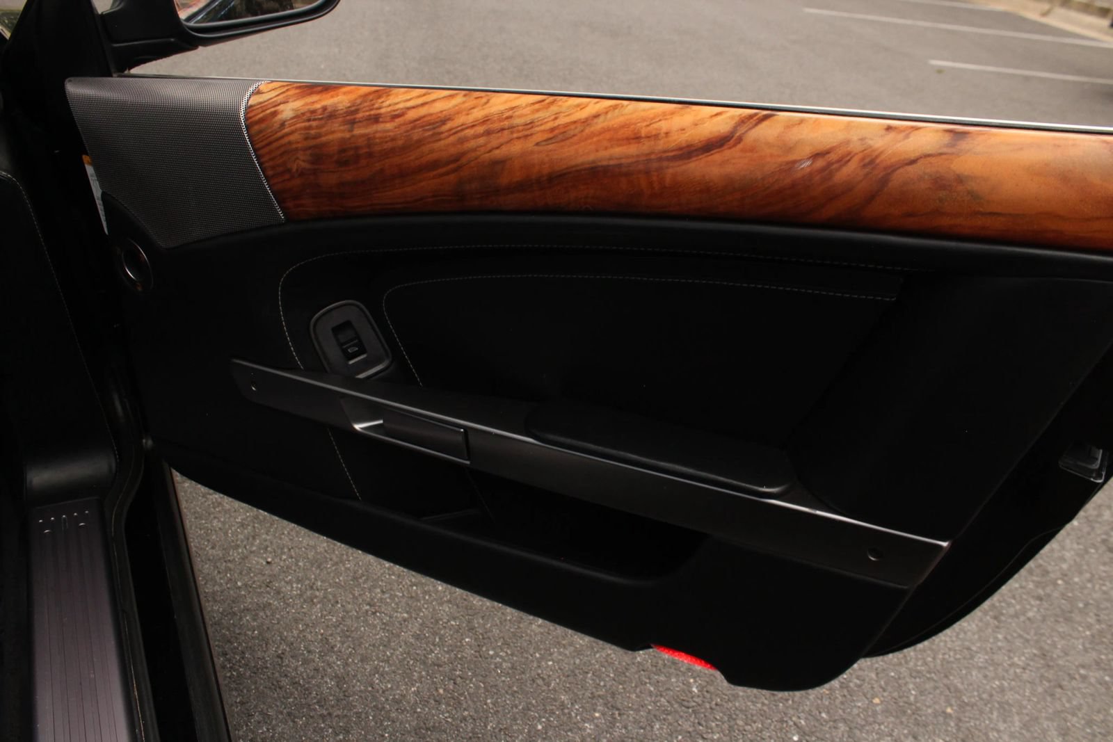 Used 2006 Aston Martin DB9 Volante RWD image 23