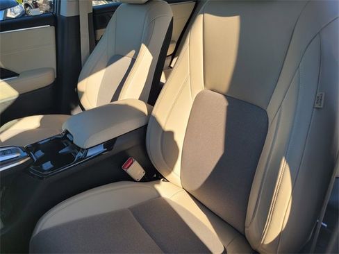 Used 2019 Honda Clarity Plug-In Hybrid image 13