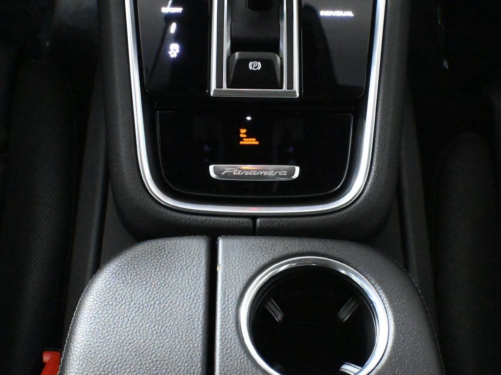 Used 2023 Porsche Panamera 4 Platinum Edition AWD/4WD image 27