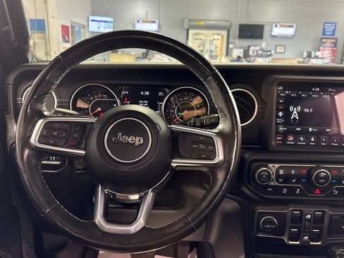 Used 2020 Jeep Wrangler Unlimited Sahara w/ Dual Top Group AWD/4WD image 26
