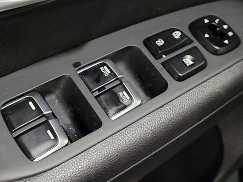 Used 2018 Kia Soul + FWD image 27
