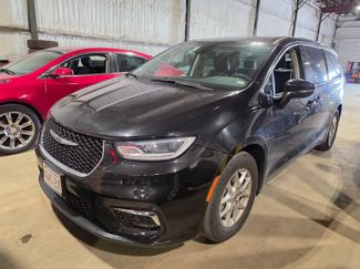 Used 2023 Chrysler Pacifica Touring-L FWD video 1