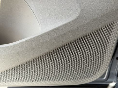 New 2026 Volkswagen Atlas SE image 14