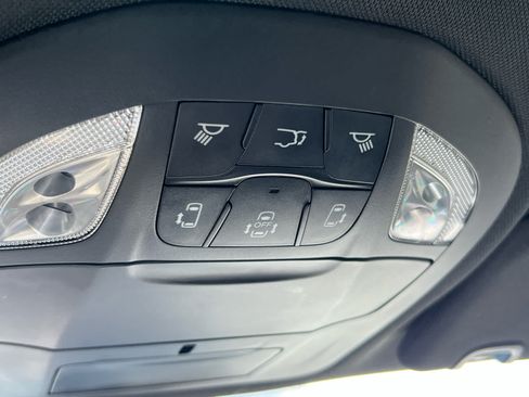 Used 2025 Chrysler Pacifica Select FWD image 26