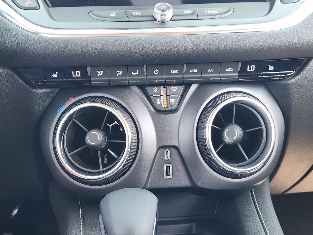 New 2026 Chevrolet Blazer LT w/ Sound & Technology Package FWD image 14