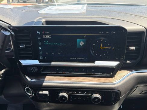 Used 2025 Chevrolet Silverado 1500 LT AWD/4WD image 28