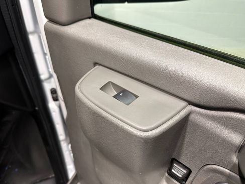 Used 2017 GMC Savana 2500 image 13