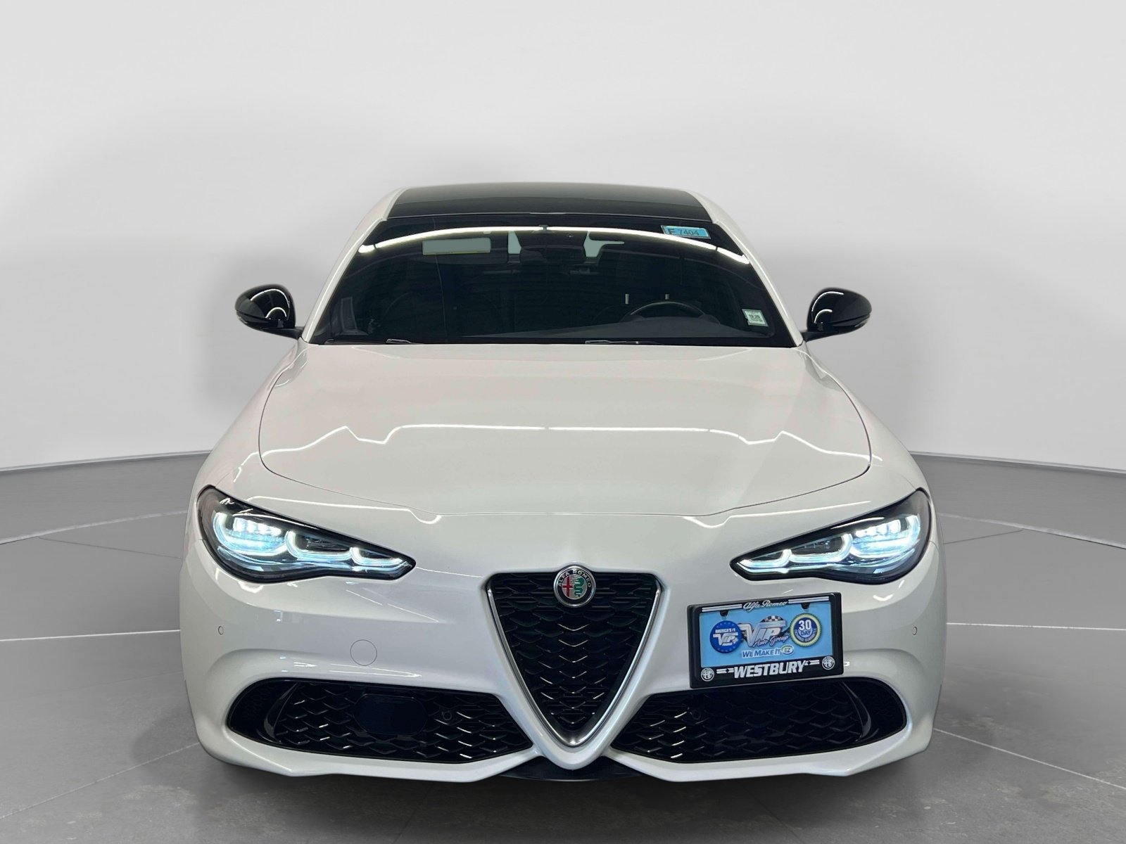 Used 2024 Alfa Romeo Giulia Ti AWD/4WD image 4