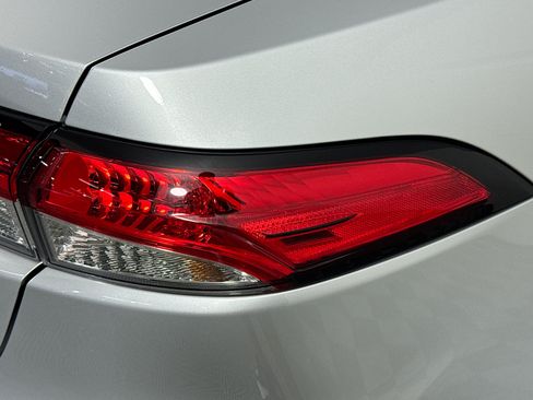 Used 2024 Toyota Corolla LE FWD image 31