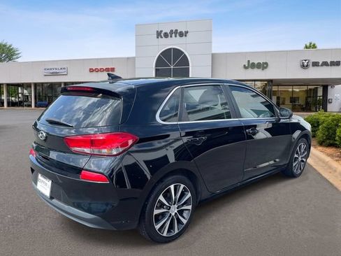 Used 2020 Hyundai Elantra GT FWD image 6