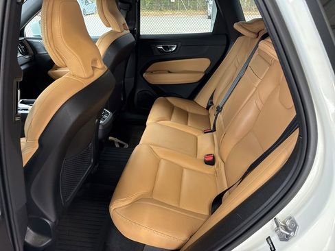 Used 2021 Volvo XC60 T5 Inscription w/ Advanced Package image 9