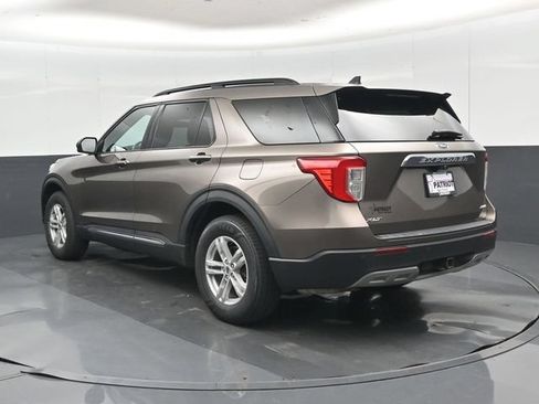 Used 2021 Ford Explorer XLT w/ Equipment Group 202A AWD/4WD image 32