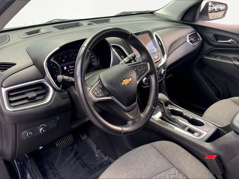 Used 2022 Chevrolet Equinox LT image 12