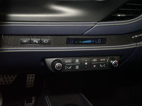 Used 2022 Ferrari F8 Tributo RWD image 19