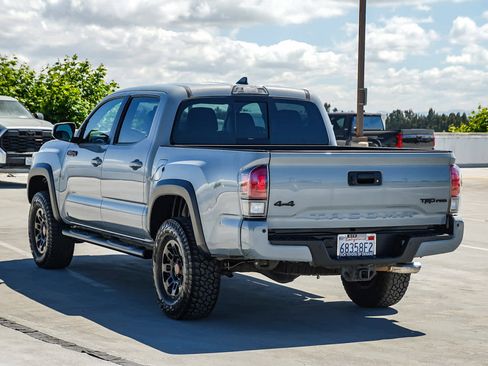 Certified 2017 Toyota Tacoma TRD Pro AWD/4WD image 7