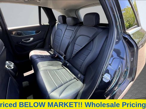 Used 2021 Mercedes-Benz GLC 300 w/ Premium Package image 25