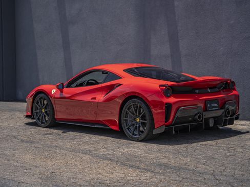 Used 2019 Ferrari 488 Pista Coupe RWD image 3