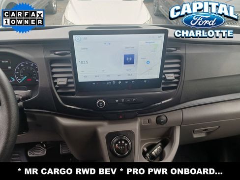 Used 2023 Ford E-Transit Medium Roof image 17