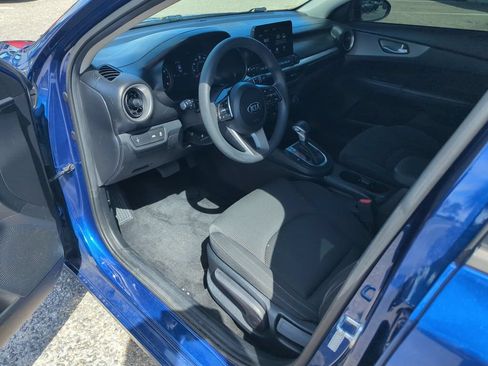 Used 2021 Kia Forte LXS FWD image 11