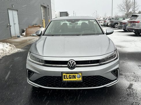 Certified 2025 Volkswagen Jetta SE image 2