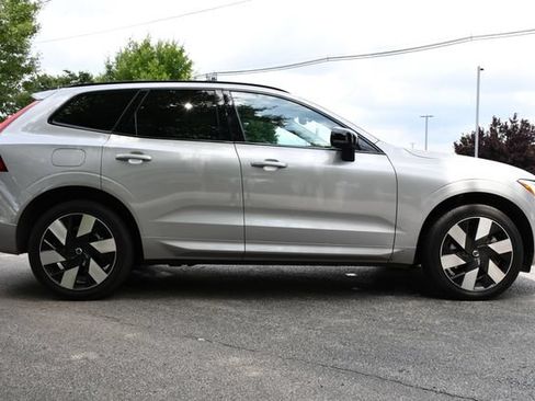 Certified 2024 Volvo XC60 T8 Plus w/ Protection Package Premier AWD/4WD image 8