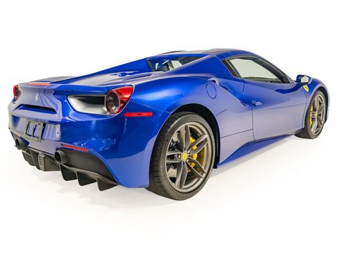 Used 2019 Ferrari 488 Spider RWD image 9