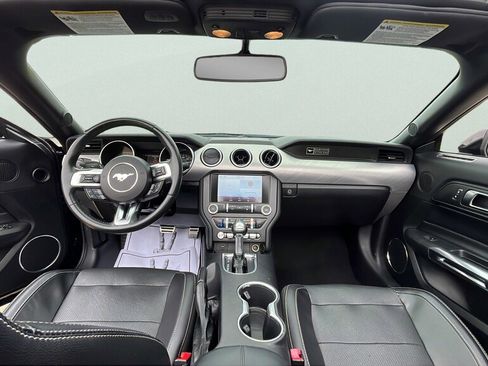 Used 2020 Ford Mustang Premium image 9