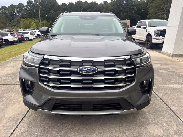 Used 2025 Ford Explorer Active w/ Active Comfort Package RWD image 2