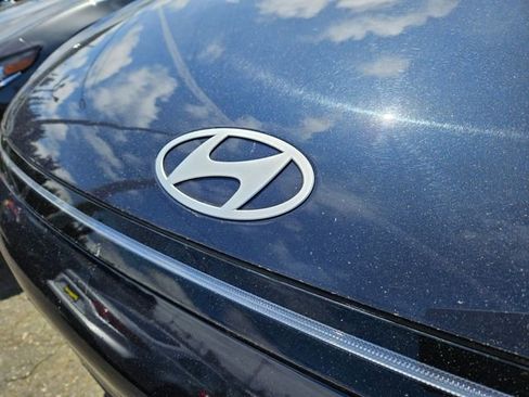 Used 2024 Hyundai Kona SEL AWD/4WD image 3