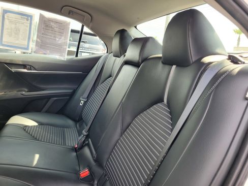 Used 2024 Toyota Camry SE image 12