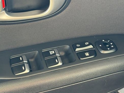 Used 2019 Kia Soul image 27