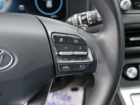 Used 2023 Hyundai Kona SE image 19