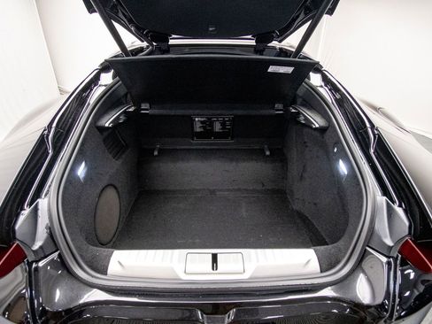 Used 2025 Ferrari 12Cilindri RWD image 38