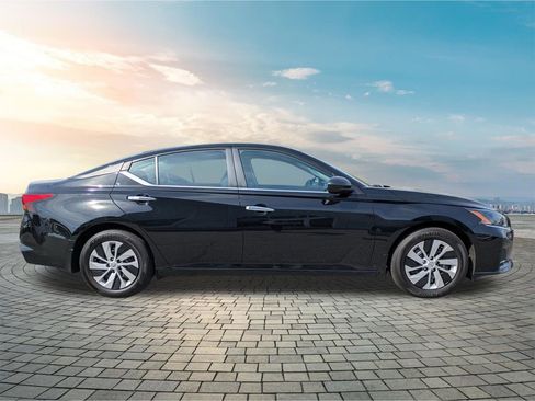 Certified 2025 Nissan Altima 2.5 S image 4